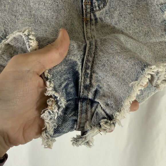 New White Fox Jean Shorts Women's Large Light Wash On A Mission Denim Shorts - Picture 6 of 11